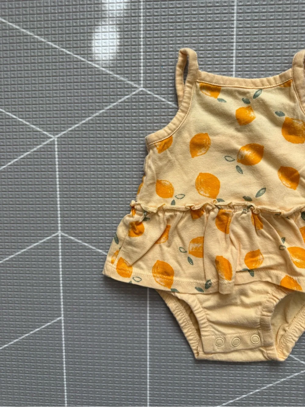 Carters|Baby girl yellow Lemon Print Ruffle onesie dress bodysuit•••Summer style